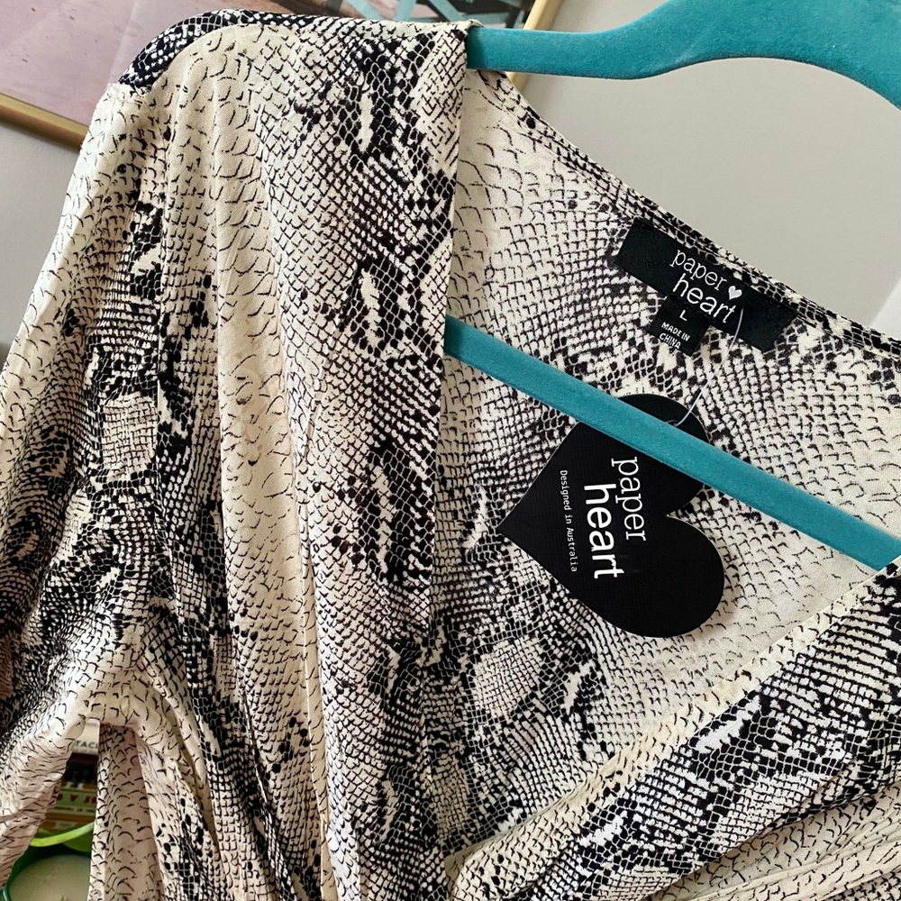 Paper heart snake print wrap dress size large. Long sleeves. New/never worn.